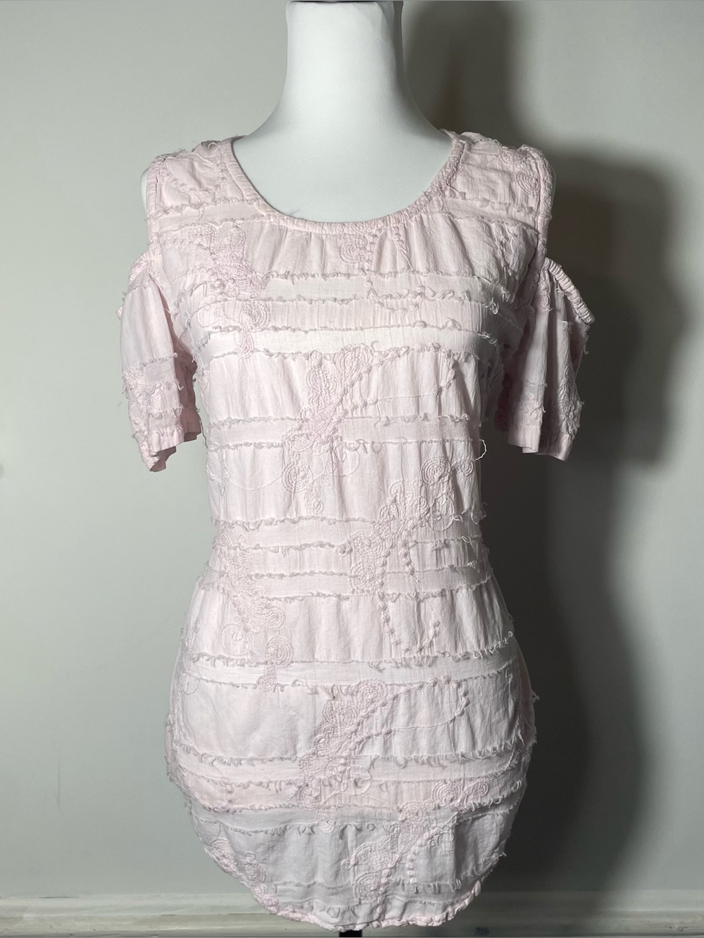 Cottonseed Casual Wear Vintage Light Pink Textured Embroidered Cold Shoulder Top